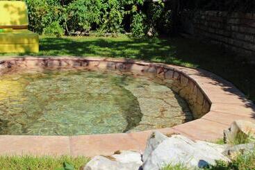 پانسیون Laguna Green Guest House
