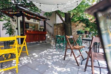 پانسیون Laguna Green Guest House