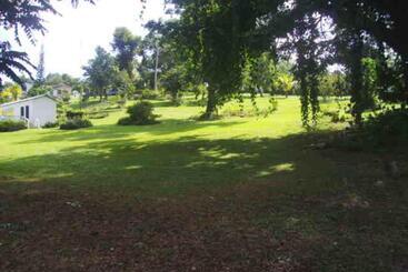 پانسیون Shotover Gardens Estate