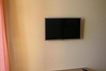 Orange Guest Rooms