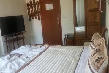 پانسیون Guesthouse Nefertiti