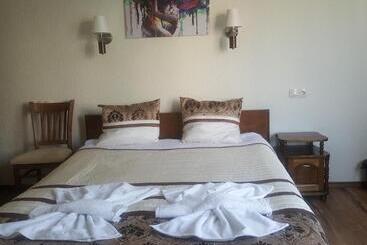 پانسیون Guesthouse Nefertiti