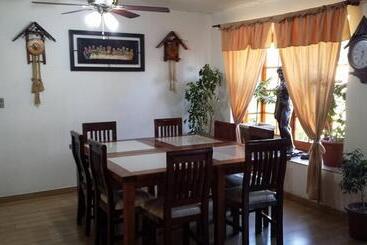 پانسیون Hostal Casa Amarilla San Vicente De Tagua Tagua