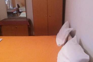 پانسیون Julija Guest House
