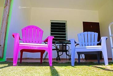 پانسیون Over The Hill Residence