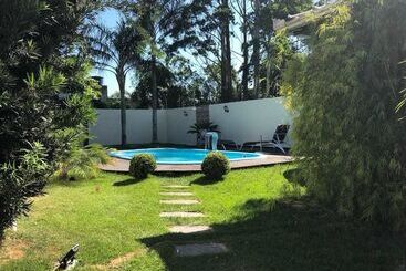 پانسیون Pousada Charm House