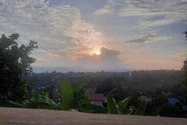 هاستل Tree Lodge Banlung