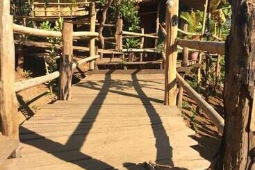 هاستل Tree Lodge Banlung