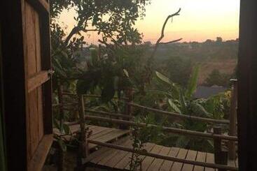 هاستل Tree Lodge Banlung
