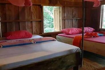 هاستل Tree Lodge Banlung