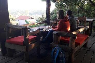 هاستل Tree Lodge Banlung