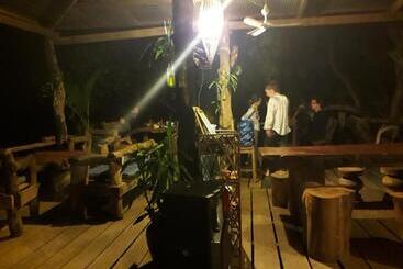 هاستل Tree Lodge Banlung