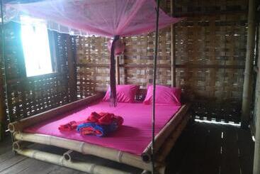 هاستل Tree Lodge Banlung