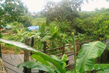 هاستل Tree Lodge Banlung