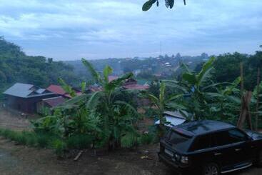 هاستل Tree Lodge Banlung