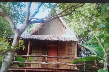 هاستل Tree Lodge Banlung