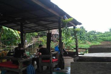 هاستل Tree Lodge Banlung