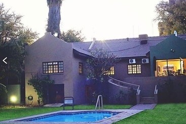 پانسیون Moonriver Guest House