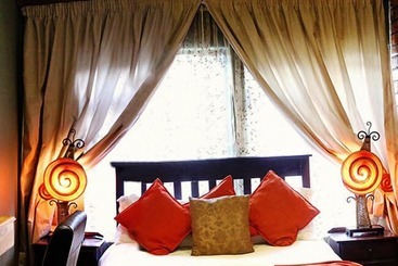 پانسیون Moonriver Guest House