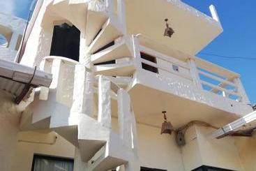 پانسیون Hostal Villamil
