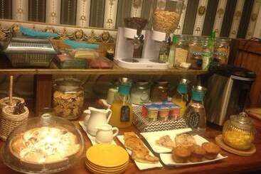 پانسیون Hostal Akainik