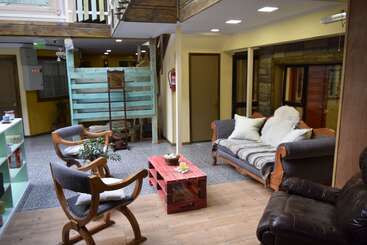 پانسیون Hostal Akainik