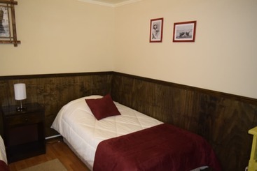 پانسیون Hostal Akainik