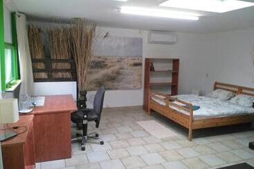 پانسیون Rastlinky.sk Greenhouse Guestrooms