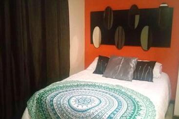 پانسیون Sandcastle Beach Apartments