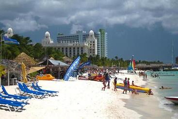 پانسیون Sandcastle Beach Apartments