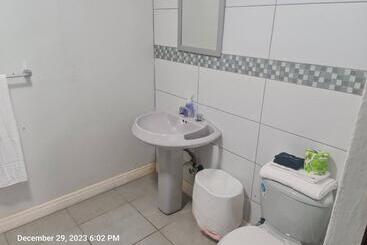 پانسیون Sandcastle Beach Apartments