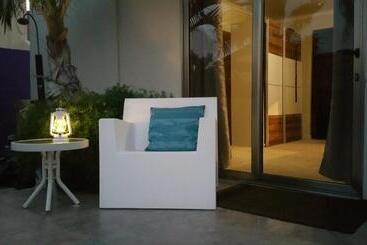 پانسیون Sandcastle Beach Apartments