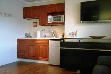 پانسیون Sandcastle Beach Apartments