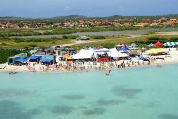 پانسیون Sandcastle Beach Apartments