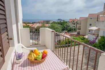 پانسیون Apartments Vjera Petrovac