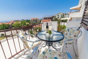 پانسیون Apartments Vjera Petrovac