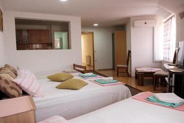 پانسیون Guesthouse Ines