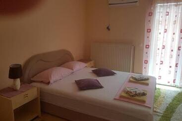 پانسیون Guesthouse Ines