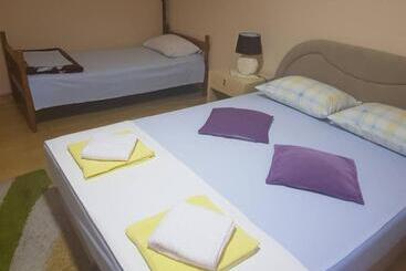 پانسیون Guesthouse Ines