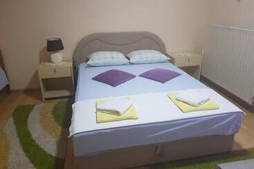 پانسیون Guesthouse Ines
