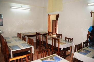 هاستل Karibu Inn