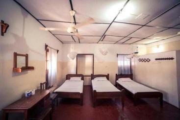 هاستل Karibu Inn