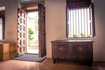 هاستل Karibu Inn