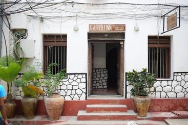 هاستل Karibu Inn
