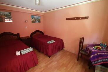 پانسیون Hostal Restauran Flor De Mi Tierra