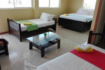 پانسیون Victoria S Gennie Bay Village Hostal