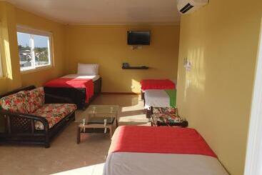 پانسیون Victoria S Gennie Bay Village Hostal