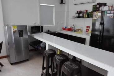 پانسیون Victoria S Gennie Bay Village Hostal