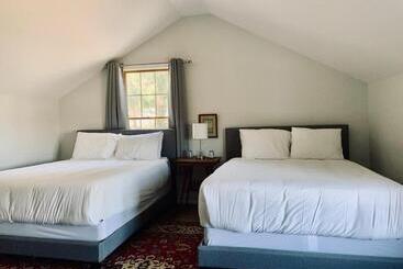 هاستل South Landing Inn