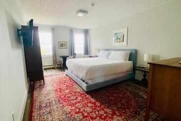 هاستل South Landing Inn